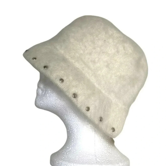 Angora blend ivory bucket hat with silver rivets - Picture 6 of 7
